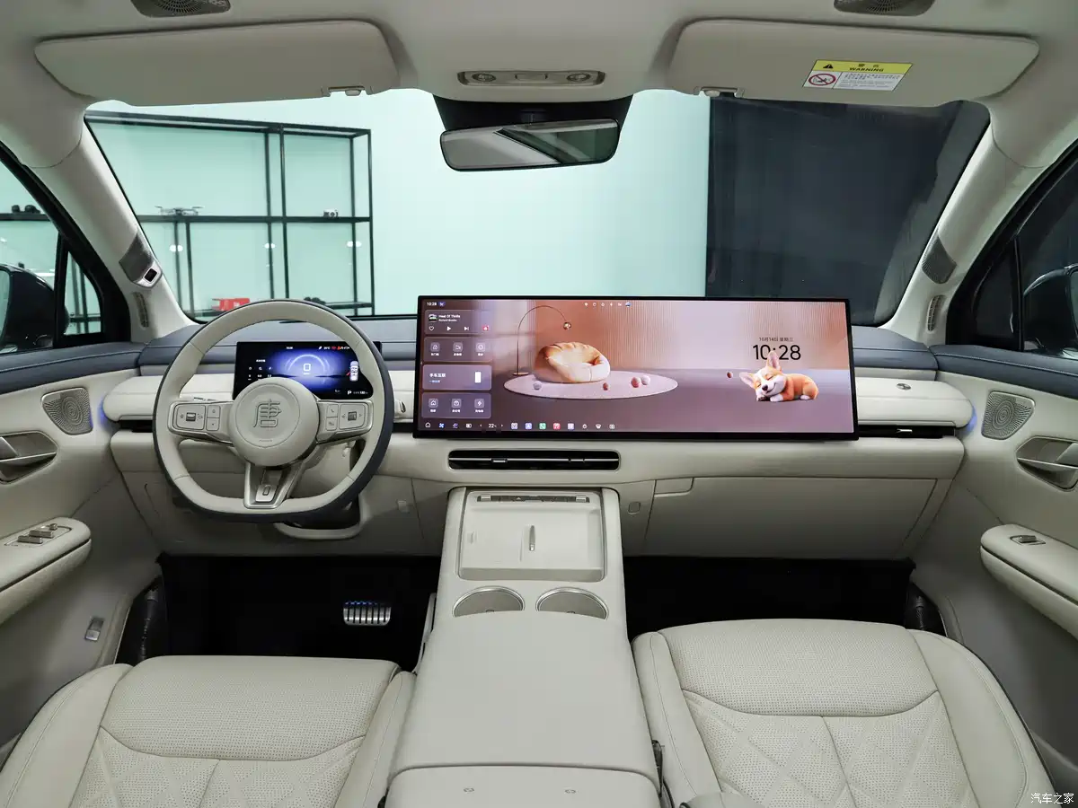 Салон нового BYD Tang