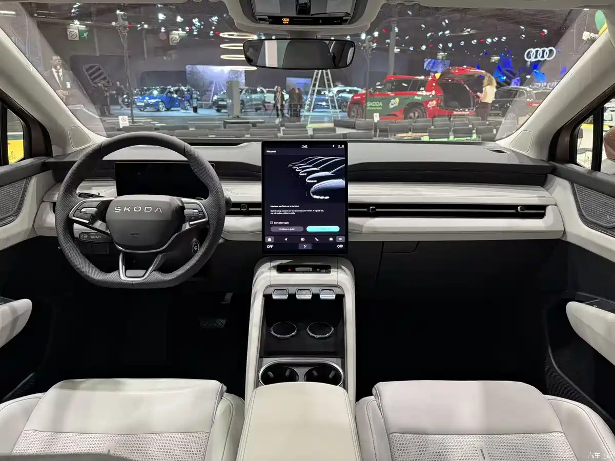 Салон Skoda Peaq: AR-HUD, Sonos і крісла «нульової гравітації»