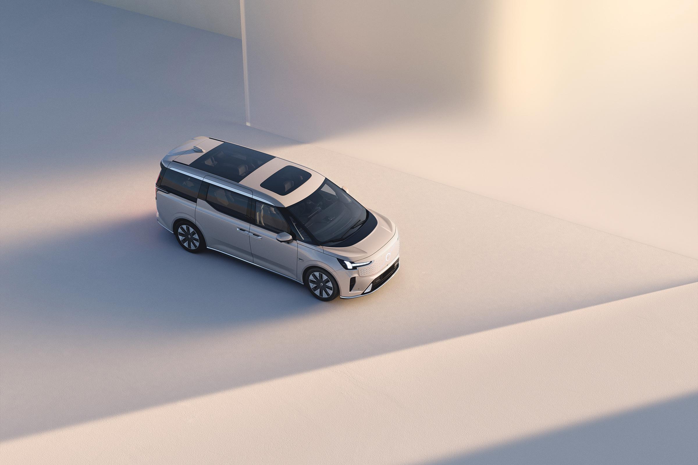 Volvo EM90