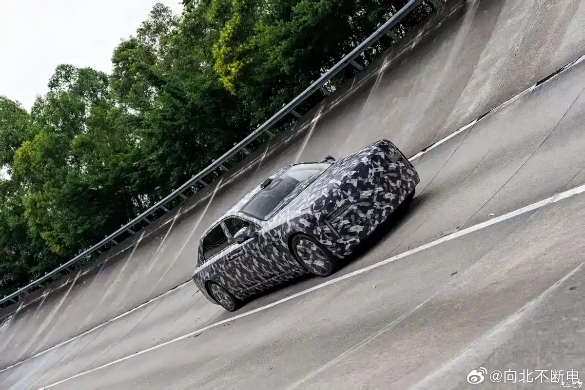 Твердотільна батарея BYD і надшвидка зарядка